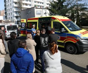 Odpowiedź na bandyckie ataki na ratowników medycznych w Warszawie. Przeszli ostre szkolenie