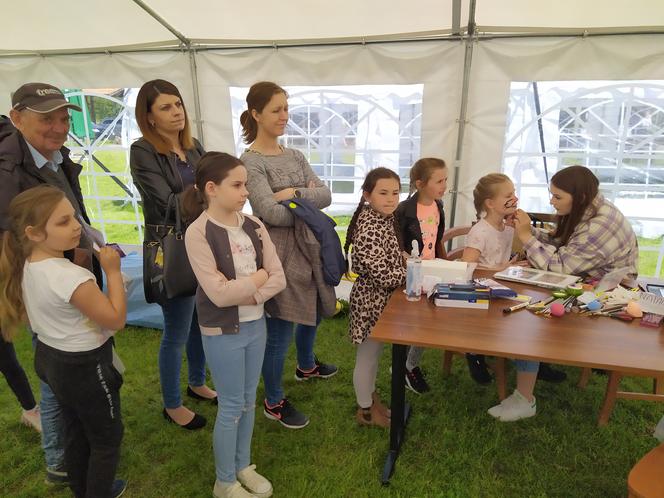 Zajęcia dla dzieci z udzielania pierwszej pomocy w ramach kampanii społecznej "Akcja i Edukacja. Widzę, więc reaguję" - 23.05.2021 nad zalewem w Siedlcach