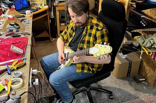 Jason Momoa zamówił gitarę od Polaków! 