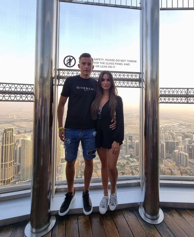 Bartłomiej Wdowik z dziewczyną 