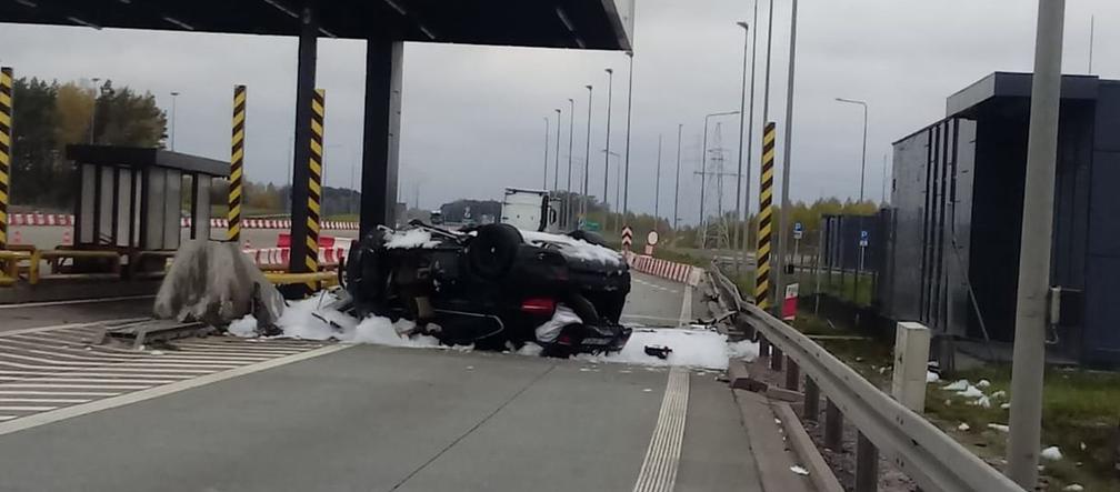 Tragiczny wypadek na S8. Kierowca dachującego BMW nie przeżył