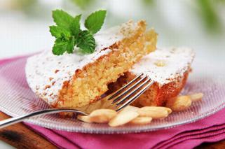 Biszkopt migdałowy: prosty przepis na pyszne ciasto z migdałami