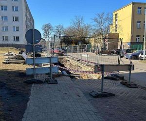 Śmiertelny wypadek w Będzinie. Senior wpadł do głębokiego wykopu. Nie udało się go uratować
