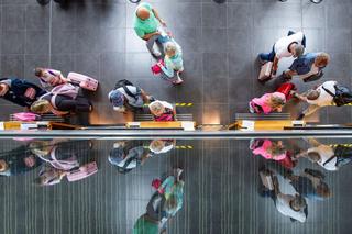   Tłumy na lotnisku w Szymanach. Wystartował pierwszy wakacyjny lot do Albanii. Zobacz zdjęcia