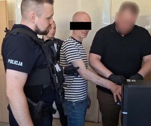 Utknął w rurze i wołał o pomoc. 44-letni Gruzin aresztowany! Wszystko się wyjaśniło