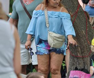 Katarzyna Skrzynecka. Zabrała rodzinę na targ śniadaniowy w kusych szortach