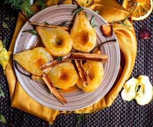 Gruszki w karmelu – słodkie zapomnienie. Deser, który rozpływa się w ustach