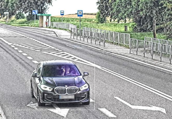 19-letni Ukrainiec z BMW pokazywał środkowy palec fotoradarom. Wpadł w ręce policji