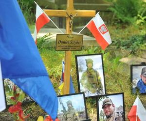 Ukraińcy w hołdzie Danielowi Sztyberowi - poległemu żołnierzowi ochotnikowi z Warszawy