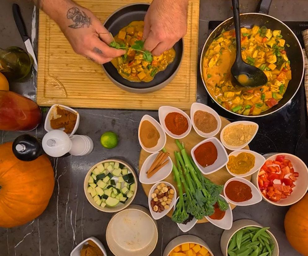 Curry z dyni z kurczakiem - Trzymaj przepis Michała Molendy