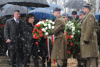 Anna Komorowska złożyła kwiaty w Smoleńsku. Upamiętniła katastrofę Tu-154M