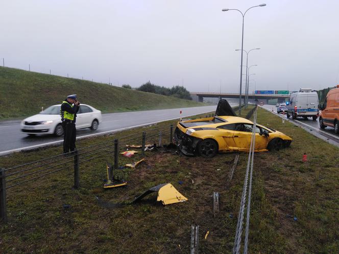 Wypadek na A1 w okolicach Torunia. Lamborghini stanęło w ogniu! 