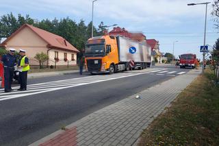 Wypadek śmiertelny pod Tarnowem. Na przejściu dla pieszych tir wjechał w 73-latka