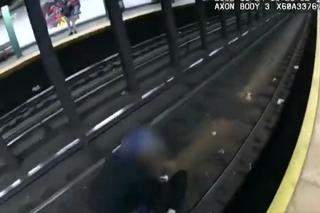 Brawurowa akcja policjantów NYPD. Uratowali pasażera przed pędzącym pociągiem