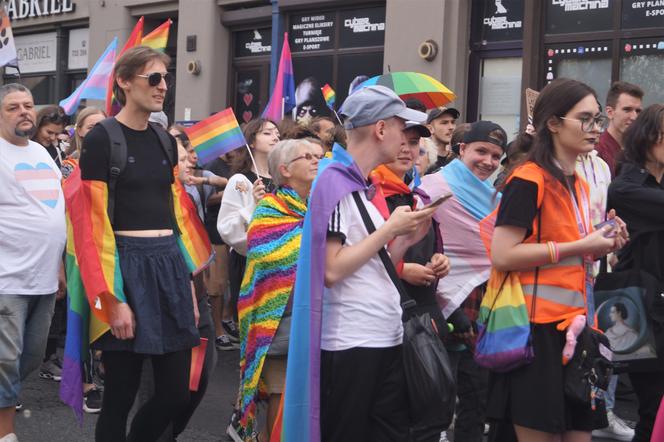 II Marsz Równości w Bydgoszczy pod hasłem "Wybierz miłość” [ZDJĘCIA]