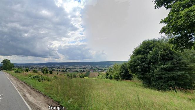 Wzgórze Barbarka we Wzdole Rządowym i piękne widoki na Góry Świętokrzyskie