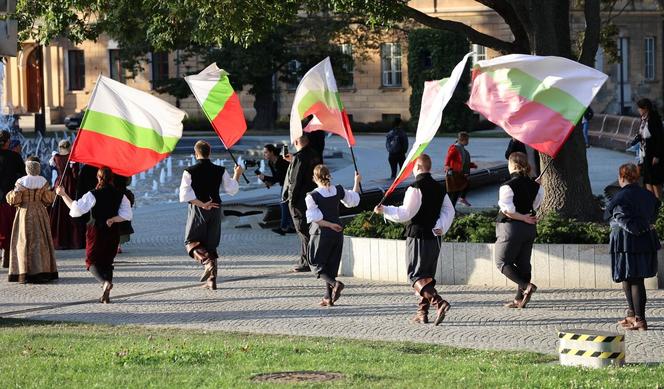 Korowód w ramach Międzynarodowego Festiwalu Renesansu w Lublinie