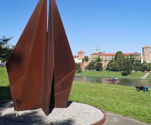 Widok na Wawel spod Muzeum Manghha