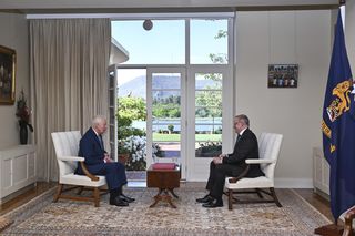 Wielka afera po wystąpieniu króla. Znana polityk rzucała mięsem. Pie****ić