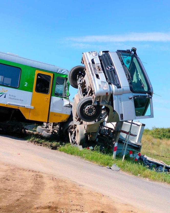 Wypadek na przejeździe w Dalanówku