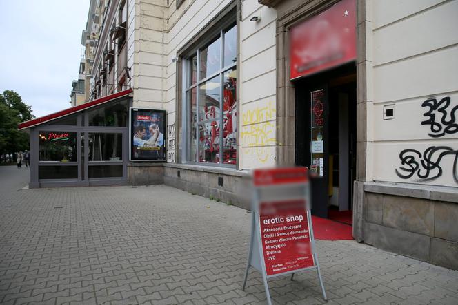 Zrobił TO w sex shopie w biały dzień