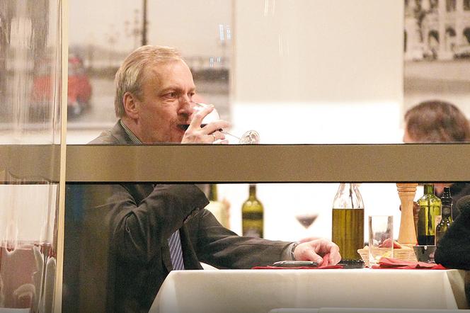 Minister Zdrojewski uczy, jak kulturalnie pić wino