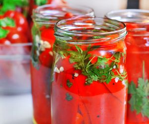 Papryka marynowana w słoikach na zimę – najlepszy domowy przepis krok po kroku