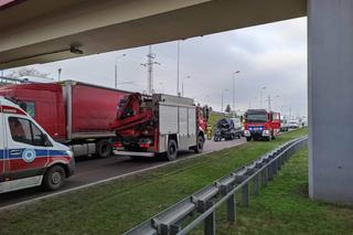 Wypadek na ul. Mełgiewskiej w Lublinie. 5-latka została zakleszczona we wraku pojazdu