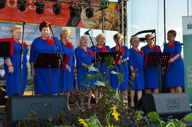 W konkursie na najlepsze pierogi w powiecie Siedleckim w 2025 roku zwyciężył męski zespół KGW „Sami Swoi” z Kotunia! 