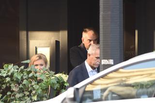 Pawlak wprowadza przyjaciółkę na salony