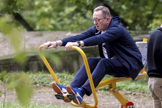 Były minister z PiS Robert Telus na siłowni