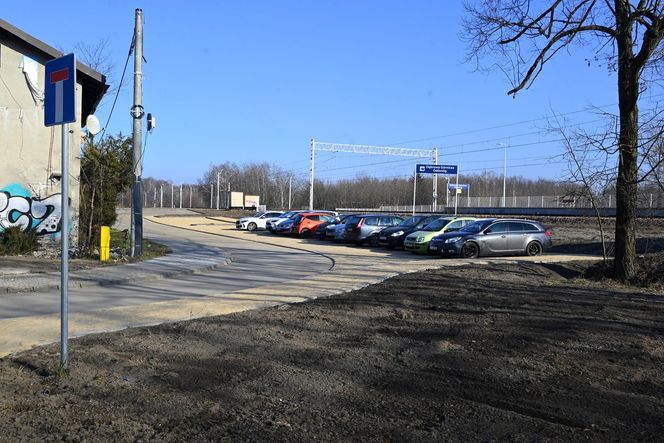 W Dąbrowie Górniczej zamiast klepiska powstał parking z prawdziwego zdarzenia