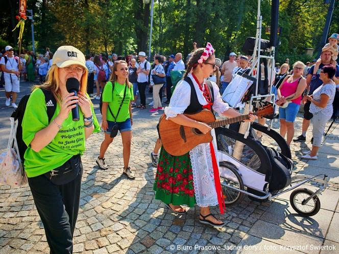 II szczyt pielgrzymkowy na Jasną Górę. Więcej pątników niż w zeszłym roku