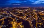 Nocny Gdańsk z lotu ptaka.