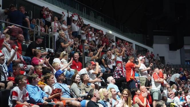 Euro 2024. Tysiące fanów piłki nożnej w Strefie Kibica w hali Urania. Zobacz zdjęcia