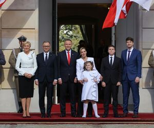 Uroczyste wejście Pary Prezydenckiej do Pałacu Prezydenckiego. Przemarsz ulicami Warszawy