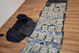 Raper z Poznania zatrzymany za 70 kg narkotyków. Galeria Raper za kratkami