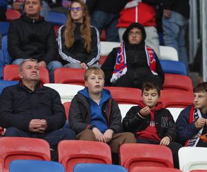 Górnik Zabrze zmierzył się z Zagłębiem Lubin. Kibice rozgrzewali piłkarzy z trybun