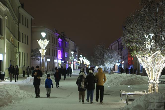 Śnieżny Lublin wieczorową porą