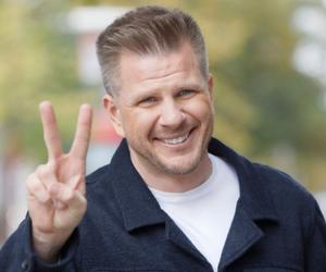 Filip Chajzer już nie ukrywa narzeczonej. Pokazał 13 lat młodszą ukochaną