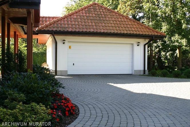 Przepisowe odległości garażu od granicy działki