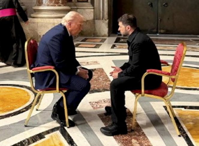 Pokazali zdjęcia ze spotkania Trumpa z Zełenskim w Watykanie