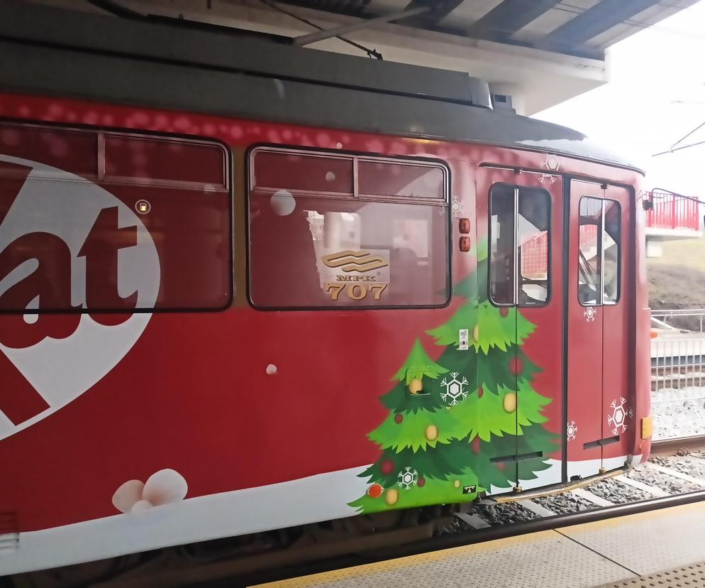 Poznań: Po mieście jeździ tramwaj w stylu serialu Netflixa. Nawet ...