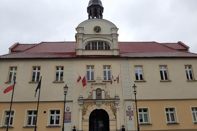 Urząd miejski w Żarach ogranicza bezpośredni kontakt mieszkańców z urzędnikami