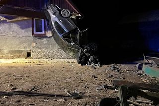 Lubelskie. Leżał w domu na sofie, gdy w ścianę wjechało auto. Kierowca był pijany 