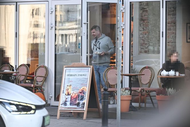 Filip Chajzer źle zaparkował, a potem poszedł z kobietą do restauracji