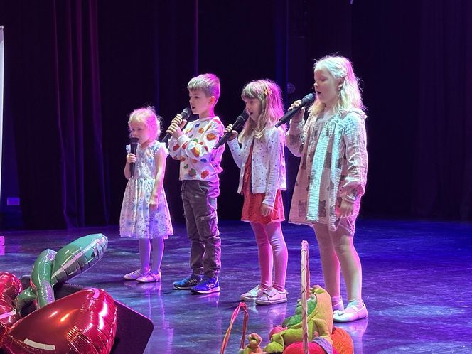 W tym roku na Scenie Teatralnej Miasta Siedlce zaprezentowali się uczestnicy z 19 przedszkoli oraz 27 szkół podstawowych z Siedlec i powiatu siedleckiego.
