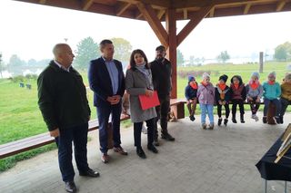 Dębowy Elektryczny Las został zasadzony nad Siedleckim zalewem w ramach programu Polska Stolica Recyklingu