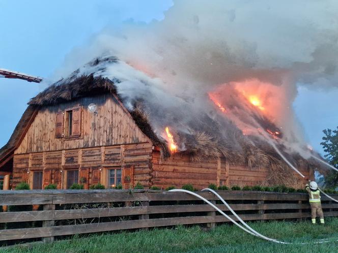 Szwagierka Szalonego Reportera straciła wszystko! Jej dom pod Lipskiem spłonął w ogromnym pożarze [ZDJĘCIA]
