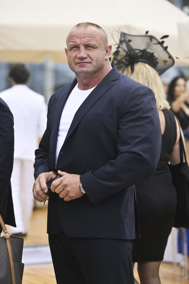 Mariusz Pudzianowski pokazał mamę. Takie kadry to rzadkość 